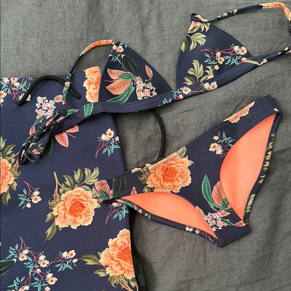 Triangl swimwear xs bikini set floral with bag